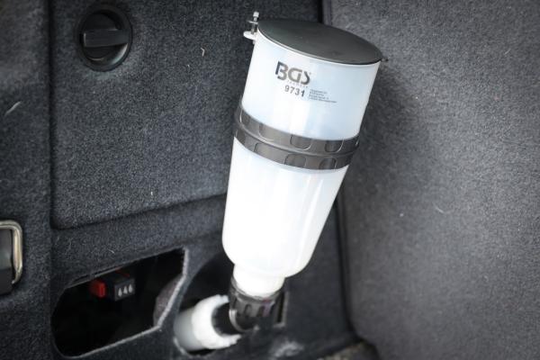 Einfülltrichter | für Harnstoff (AUS 32) | abgewinkelt